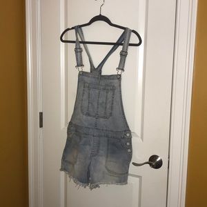 Overall shorts